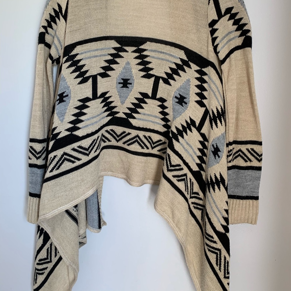 Aztec pattern Cardigan - Picture 4 of 4